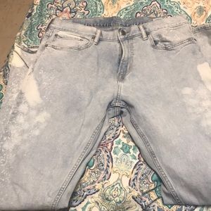 Light wash Distress jeans